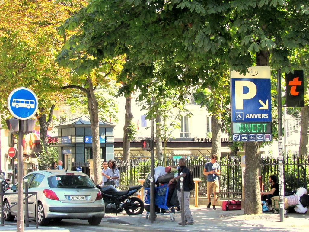 Hotel Du Square D'Anvers Paris Exterior photo